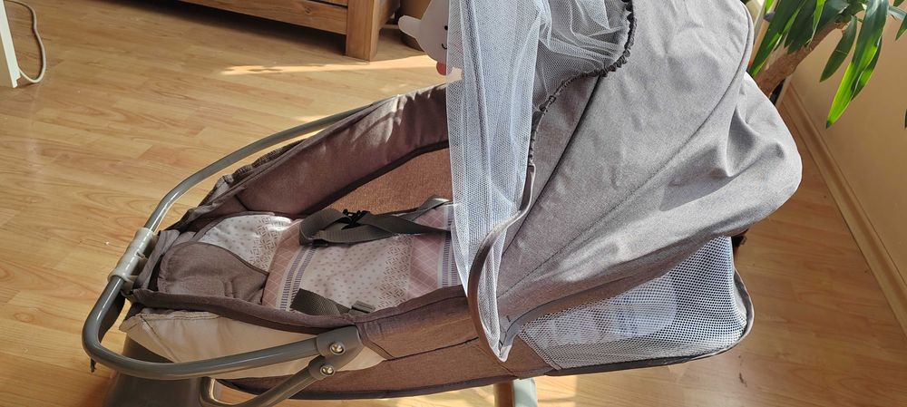 Електрическа люлка-шезлонг Cangaroo