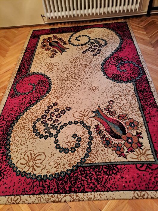 Frigider, mobila, covoare