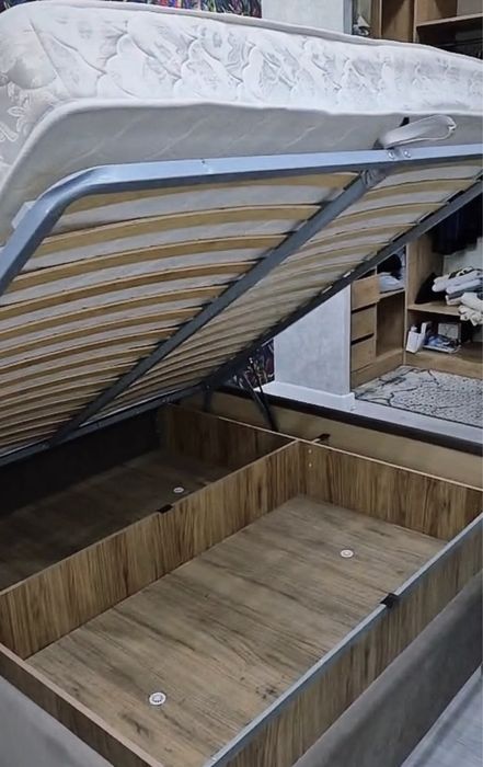 Спальный кровать