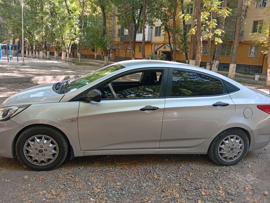 Автомобиль Хундай акцент продам