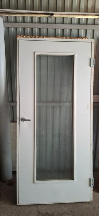 Продам межкомнатную дверь.