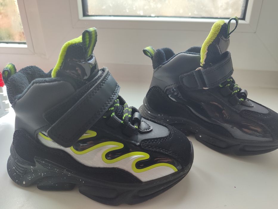 Продам детскую обувь 23размер осень-весна