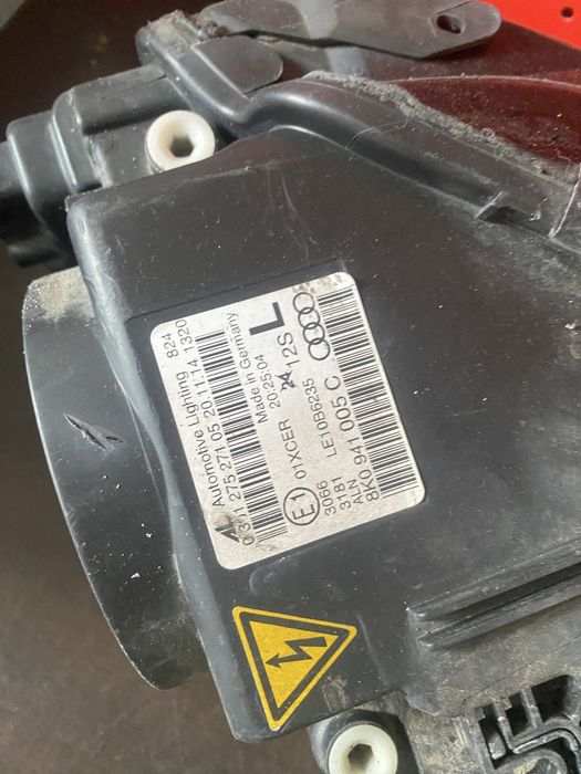 Far stanga bixenon si led fara adaptiv Audi A4 B8 fl an 2012-2016