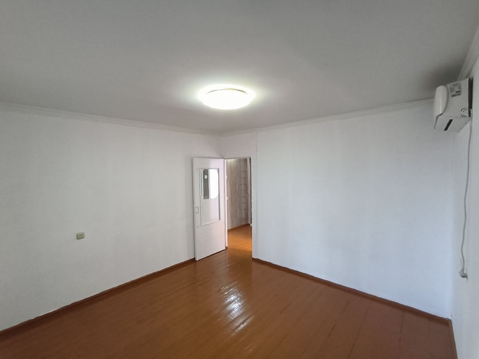 Сдаётся 2ух комнатная квартира в центре Чирчика