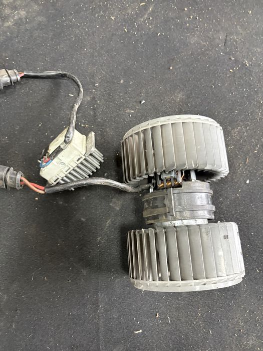 Vw phaeton 3.0tdi 2005 година Мотор и реостат парно