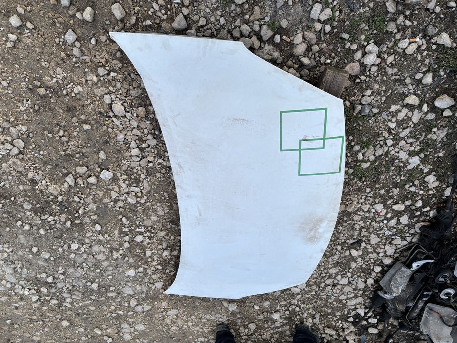 Преден капак за Пежо Партнер 09-12