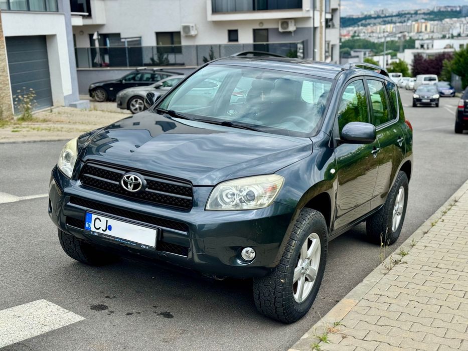 Toyota RAV4 2.0 benzină, manual, 4x4, an 2006