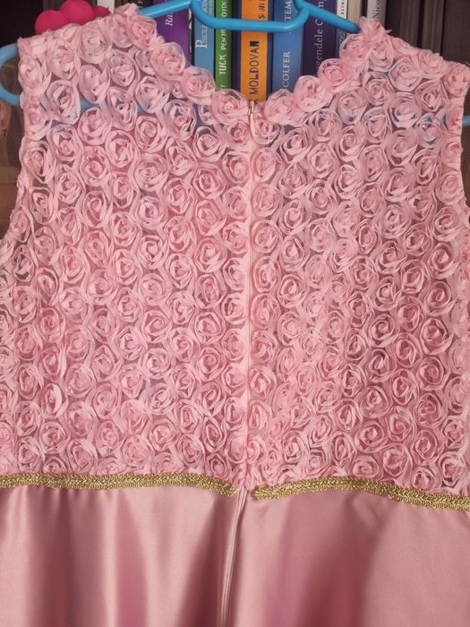 Rochie eleganta arata foarte bine!