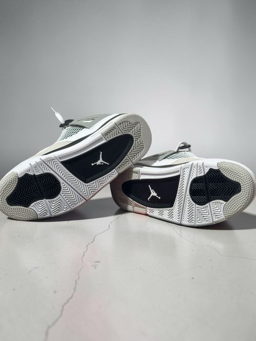 Air Jordan 4 Military Black