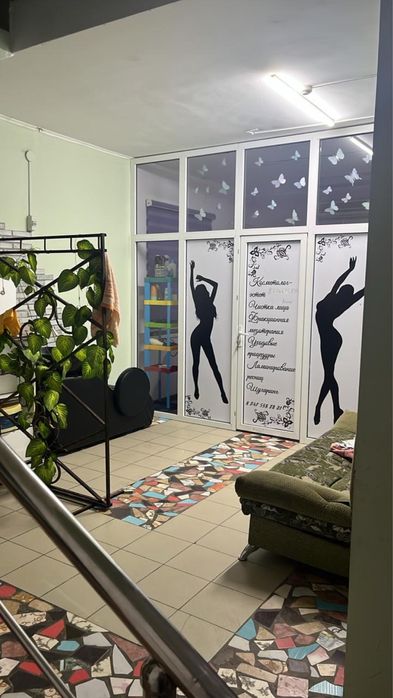 Кабинет в 3х этажном здании.