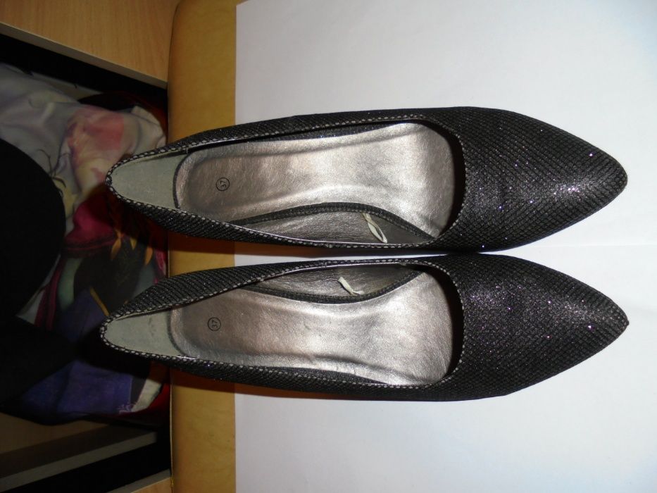 Pantofi de Ocazie,Impecabili marimea-37 .Pret-100 de lei .