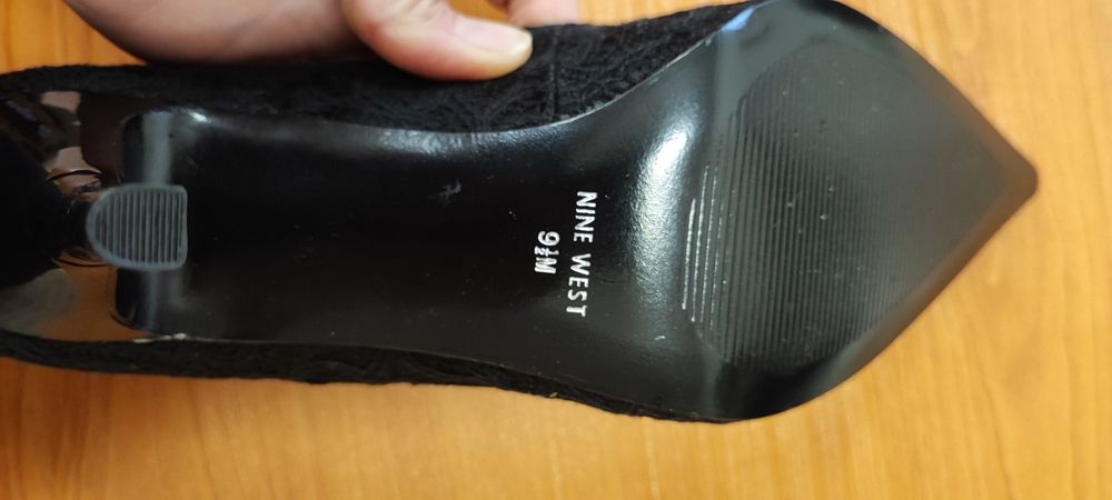 Продавам официални обувки