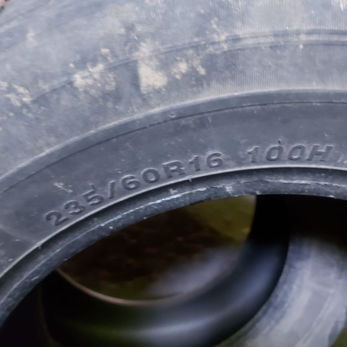 Продам шины б/у.  R16