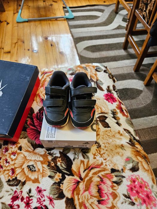 Бебешки маратонки adidas 21 номер