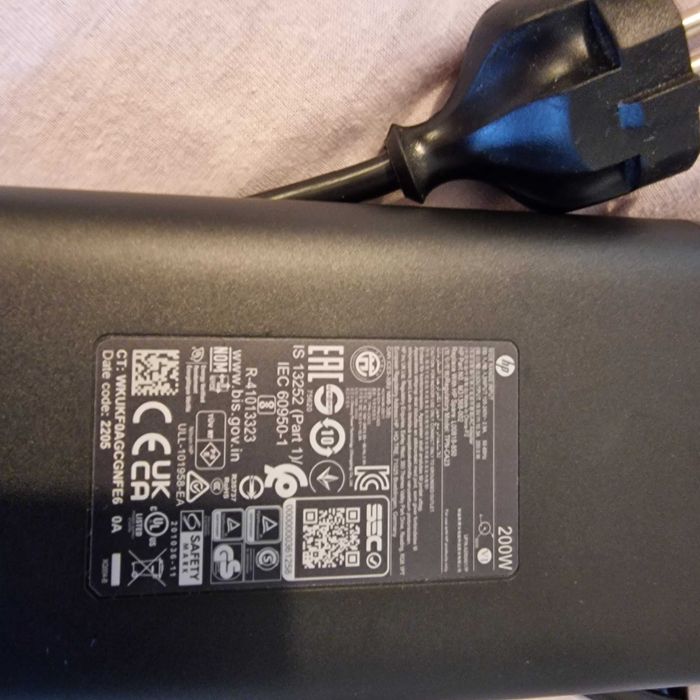 Лаптоп HP Victus 16-d1000nu цвят Mica Silver.