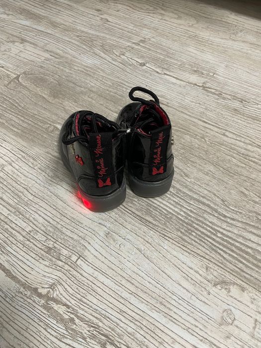 детски ботички за малко момиче