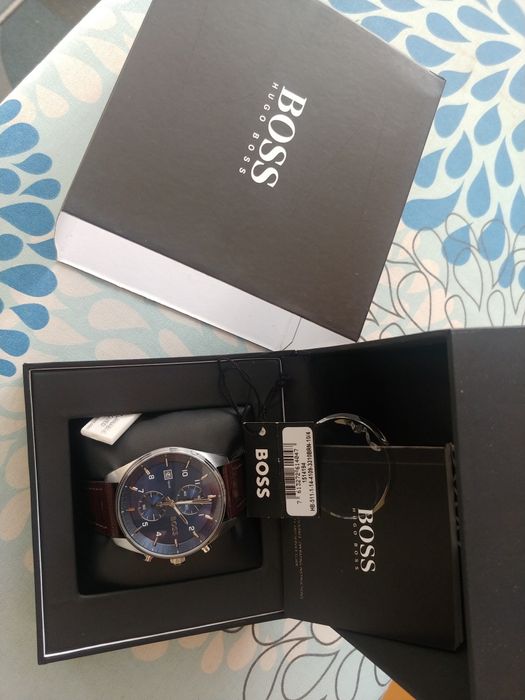 Часовник Boss Skytraveller