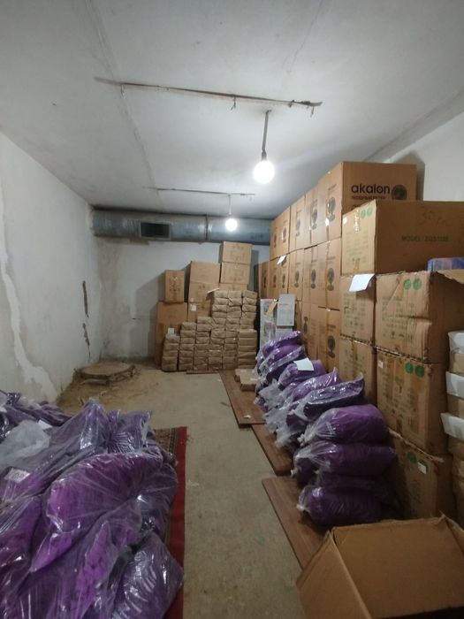 Чиланзар метро склад20м²35м² офис17м²-33м² 1этаж  в доль дороги Юр адр