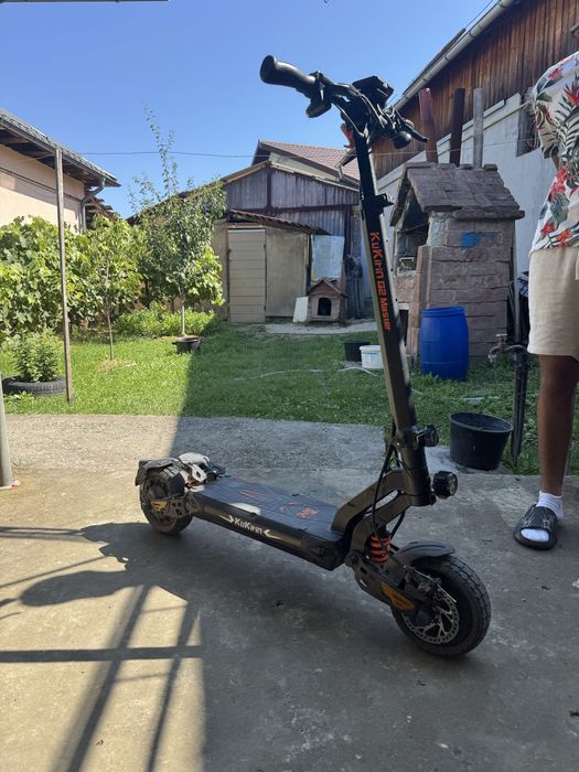 Vând Kukirin G2 Master, în stare foarte bună, întreținută și folosită cu grijă. Trotineta funcționează impecabil, fără probleme tehnice.