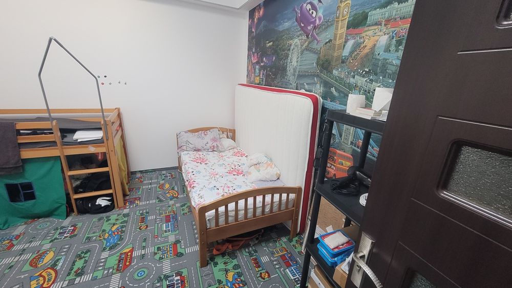 Cameră de închiriat în duplex spațios