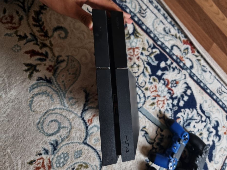 Продам PlayStation 4 Fat 500GB