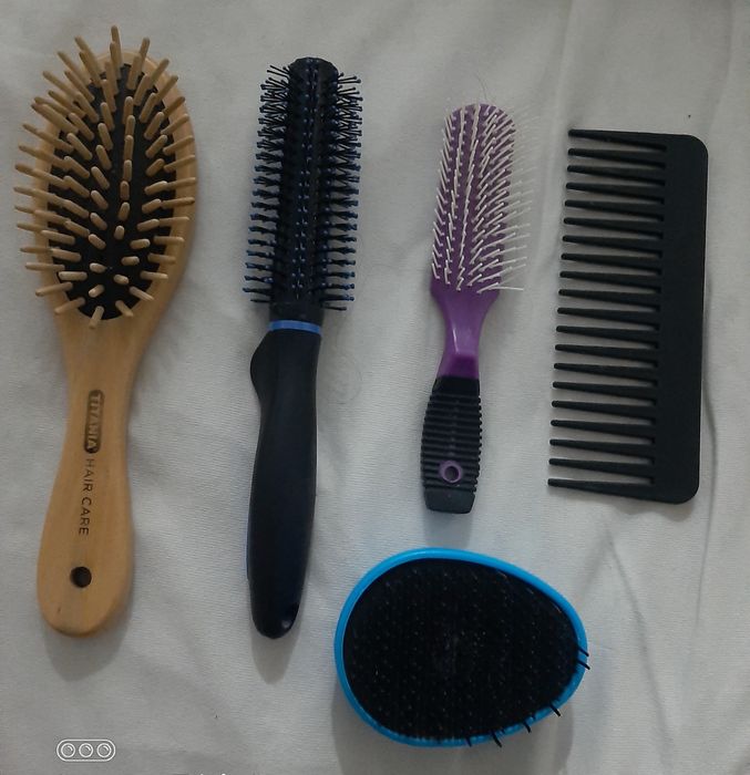 Расчески  в  отличном  состоянии