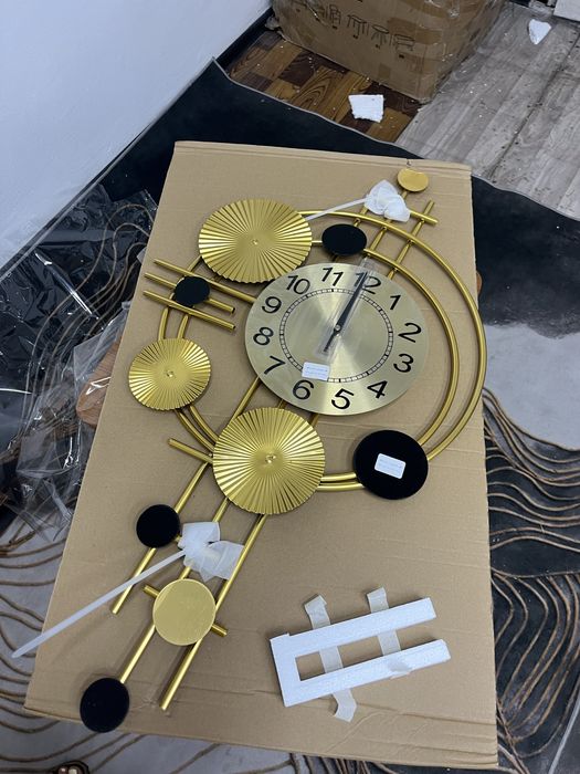 часы новые но со сколом