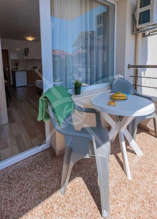 Едностаен - Сарафово