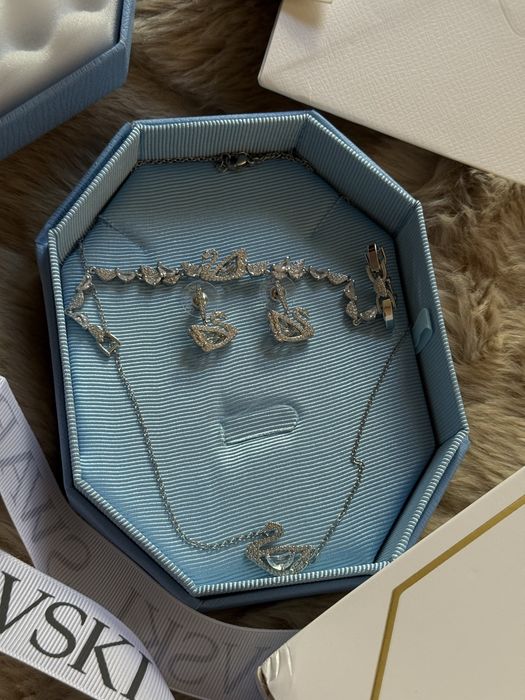 Swarovski set.