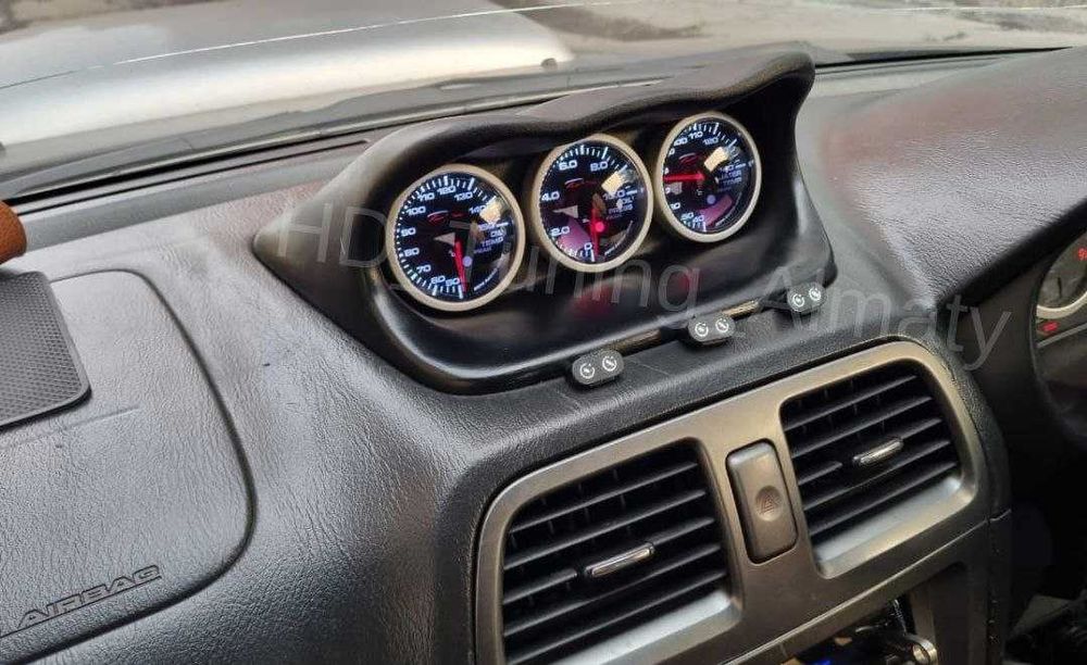 Подиум под датчики на панель Subaru Impreza GDB