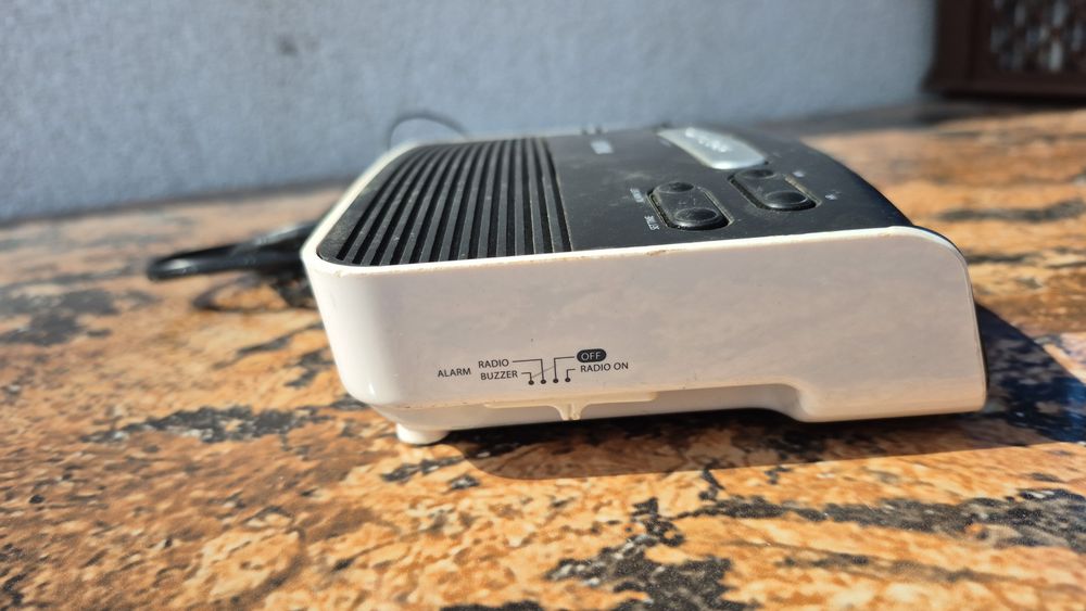 Vând Radio Philips de masa cu ceas digital,model Aj - 3121

- radi