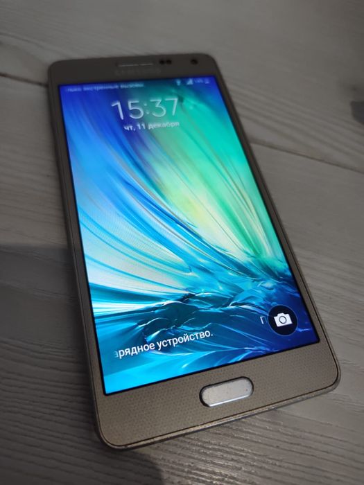 2 телефона Samsung A5, J2