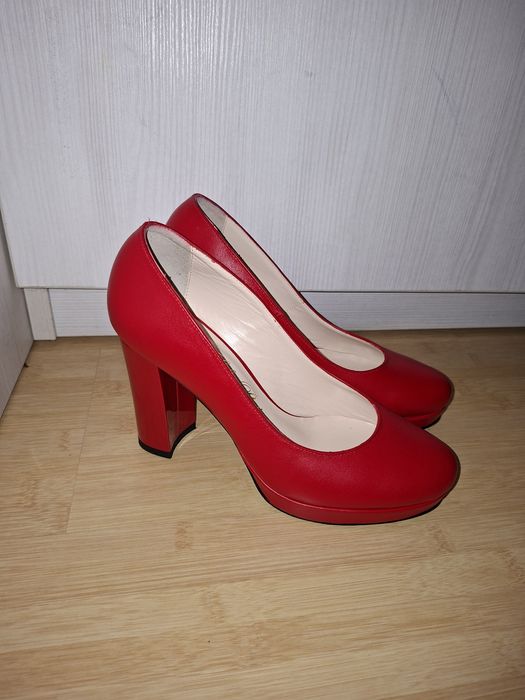 Pantofi eleganți roșii cu platformă și toc gros Sofia