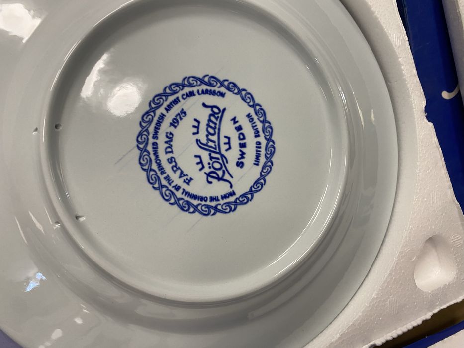 Шведски порцеланови пана за стена изрисувани ръчно