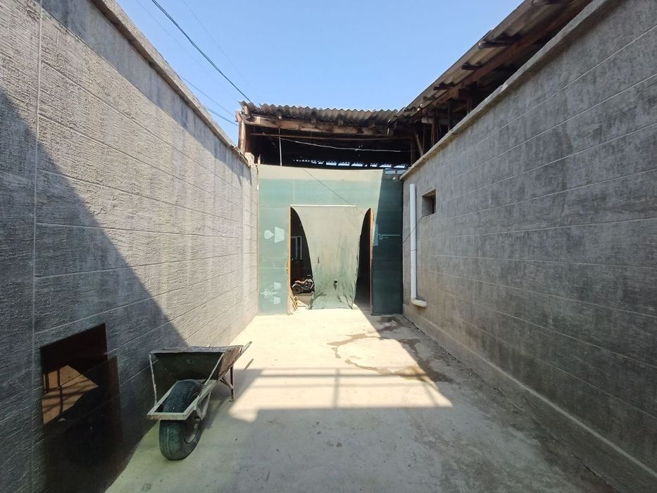 2.5 сотик срочна сотилади