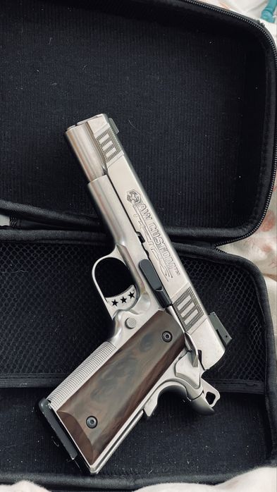 Colt 1911 aw custom air soft 1/1cu cel real