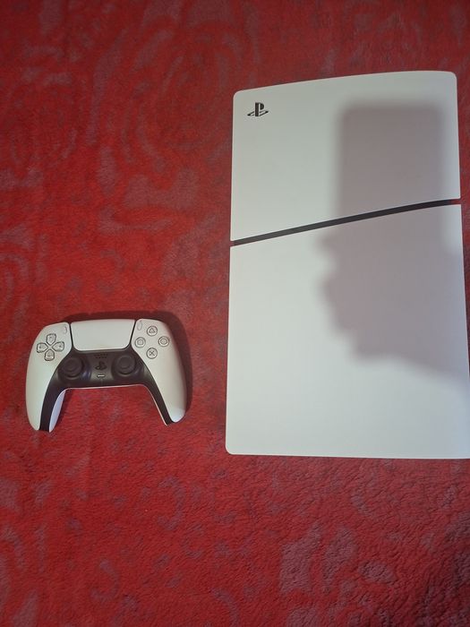 Vând Consola PlayStation 5 Slim (PS5) 1TB, E-Chassis, White