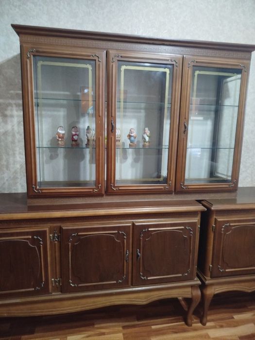 Продам стенки в количестве 2-х штук. Югославия.