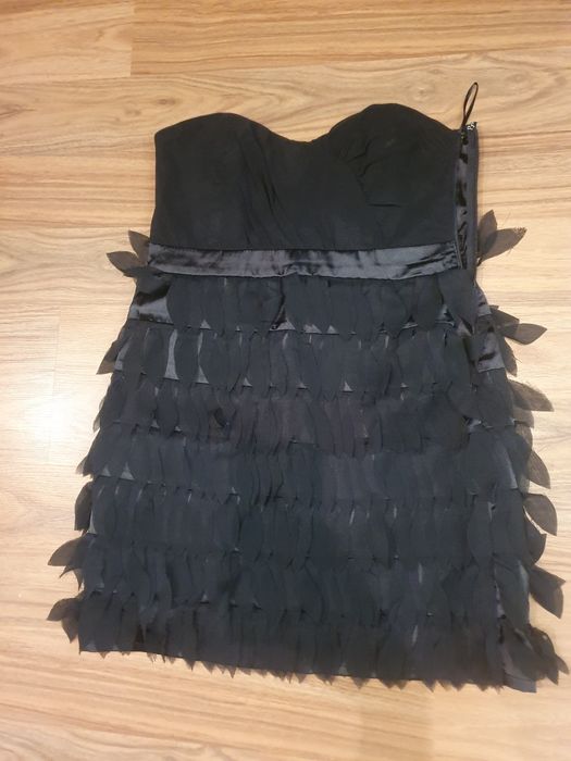 Черна рокля с пера