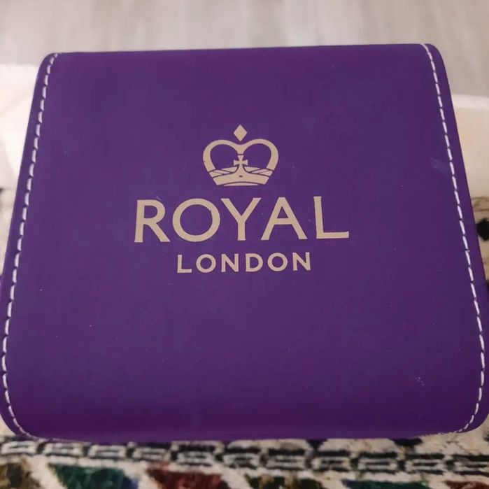 Продам часы новый!