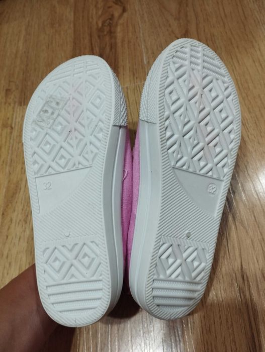 Високи сникърси  sinsay + подарък