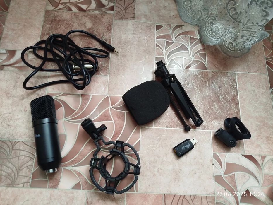 Продам настольный проводной микрофон
