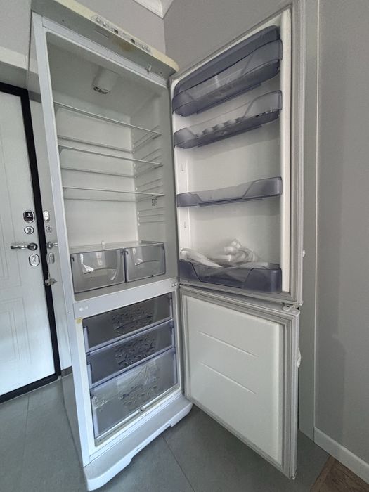 Продам холодильник б/у