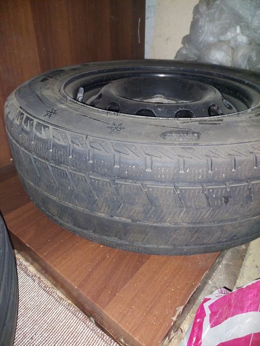 Шина с дисками в хорошем состоянии