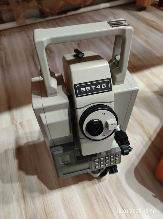 тахеометр японский. Sokkia set4b