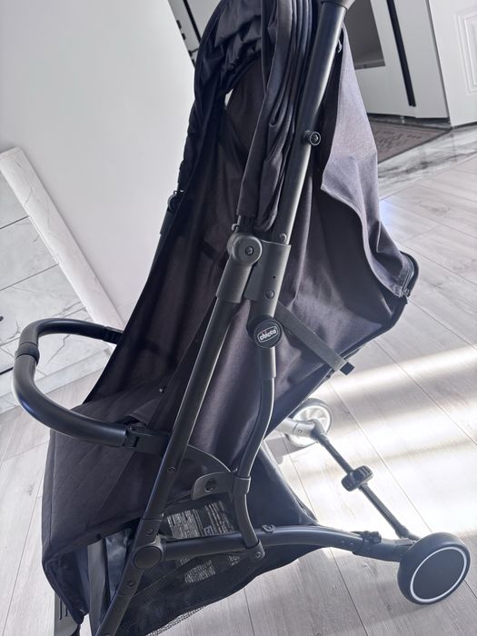 Продам коляску Chicco