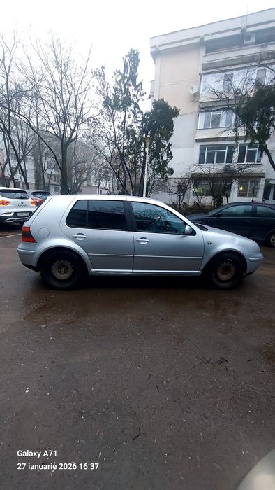 VW Golf 4 1.6 benzină – 4500 lei – Galați