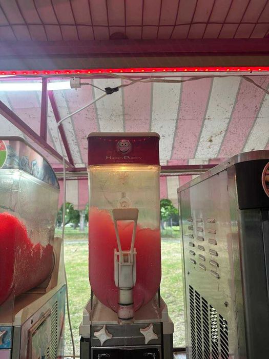 Количка за крем сладолед,скрежина,фреш и царевица на пара