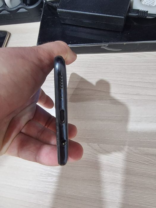 Телефон смартфон Samsung a70