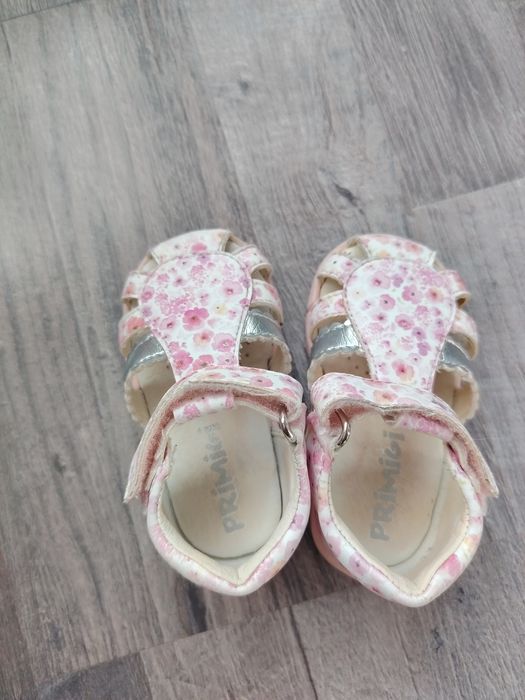 Сандали Primigi №18 

*Дължина на стелката: 10.7 см
*Стелка от естеств